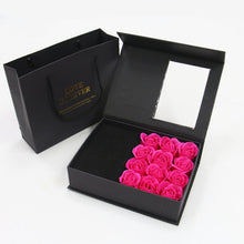 Görseli Galeri görüntüleyiciye yükleyin, 12 Roses in Luxury Jewellery Box