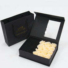 Charger l&#39;image dans la galerie, 12 Roses in Luxury Jewellery Box